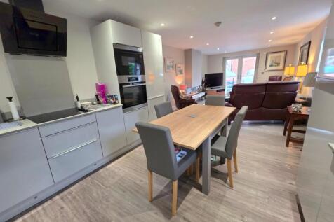 Living Room/Kitchen