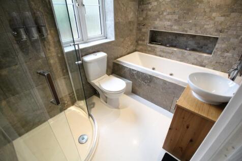 En-Suite Bathroom