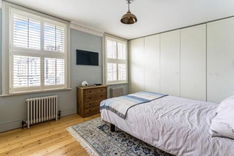 Principle bedroom