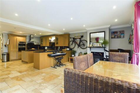 Kitchen / Living