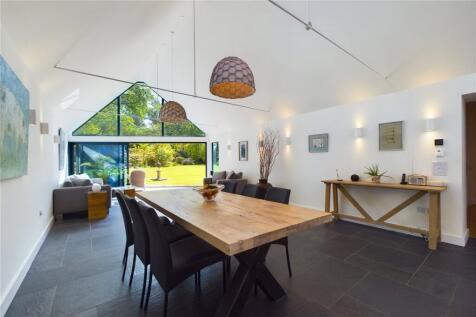 Kitchen / Dining