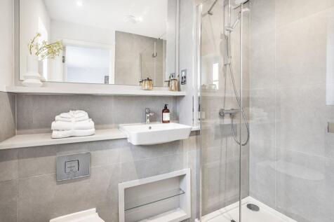 The Dell Millside Grange En- suite - May