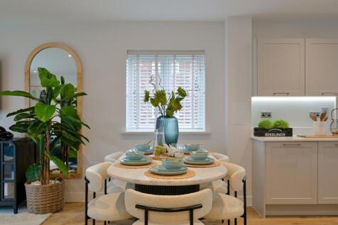 Millside Grange, 3 bedroom show home dining