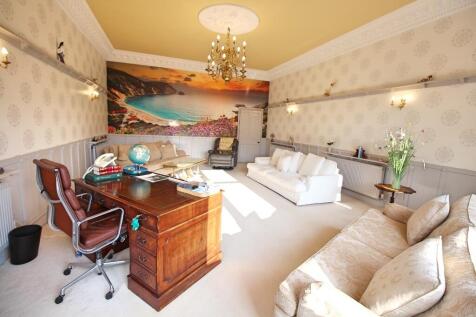 Bedroom/Lounge