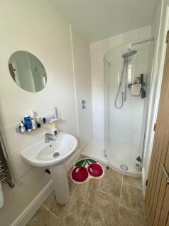 Downstairs Bathroom 