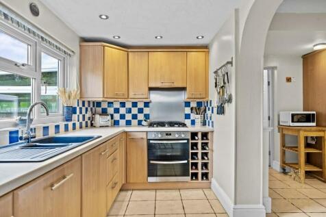 141 Wollaton Vale Wollaton NG8 2PE