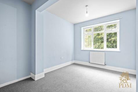 38 Russell Drive Wollaton Nottingham NG8 2BH