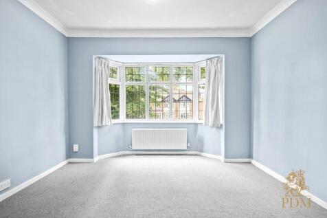 38 Russell Drive Wollaton Nottingham NG8 2BH