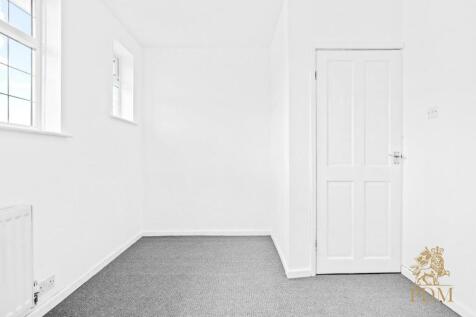 38 Russell Drive Wollaton Nottingham NG8 2BH