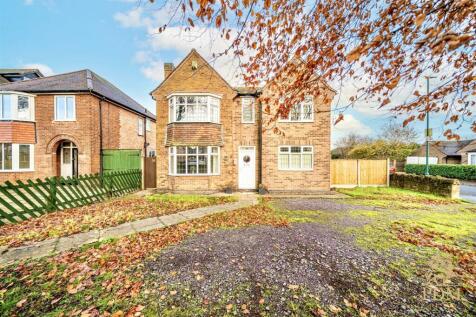 24192-03 38 Russell Drive_002.jpg