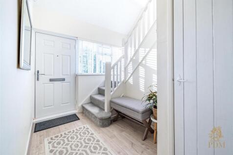 2 Arundel Drive Bramcote NG9 3FX