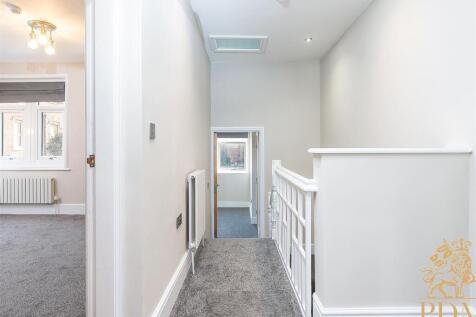 Apartment 3, 6 Mapperley Park Drive NG3 5BX