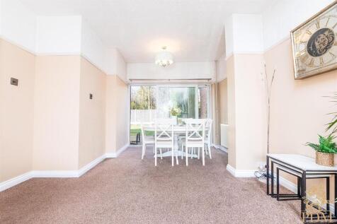 5 Balmoral Crescent Nottingham NG8 2DQ