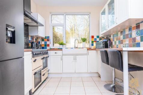 5 Balmoral Crescent Nottingham NG8 2DQ