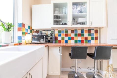 5 Balmoral Crescent Nottingham NG8 2DQ