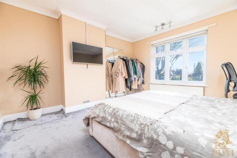 5 Balmoral Crescent Nottingham NG8 2DQ