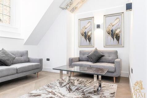 Apt 7, 33 Long Row, Nottingham City Centre (2 of 2