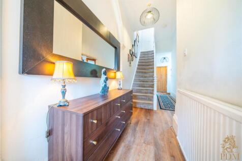 8 Claremont Rd Nottingham NG5 1BH