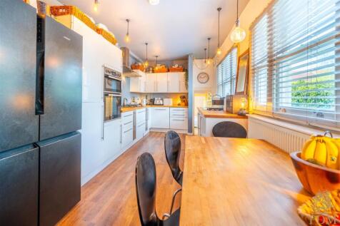 8 Claremont Rd Nottingham NG5 1BH
