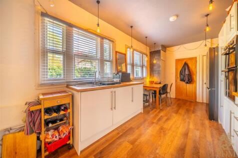 8 Claremont Rd Nottingham NG5 1BH