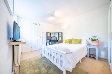 8 Claremont Rd Nottingham NG5 1BH
