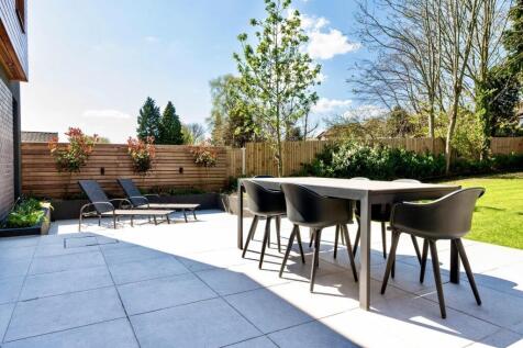 33 Thoresby Road Bramcote NG9 3EN