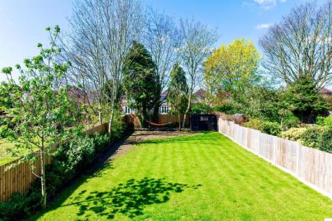 33 Thoresby Road Bramcote NG9 3EN