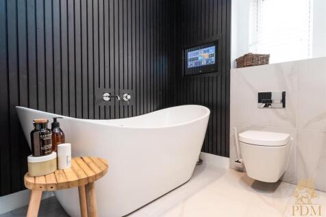 33 Thoresby Road Bramcote NG9 3EN