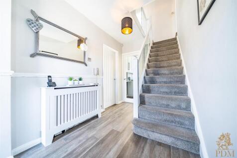 25044-01 Bankfield Drive_004.jpg