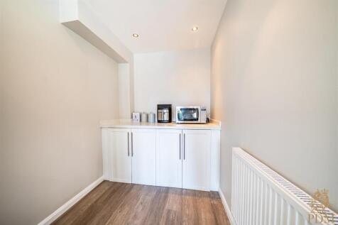 25044-01 Bankfield Drive_017.jpg