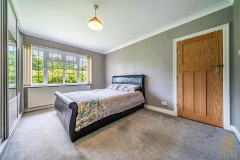 25044-04 186 Harrow Road_015.jpg