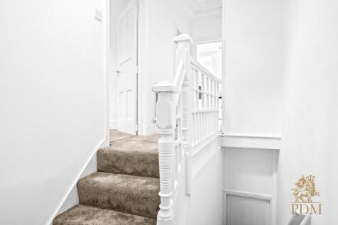 Flat 3, 4 Mapperely Park Drive Nottingham, NG3 5BX