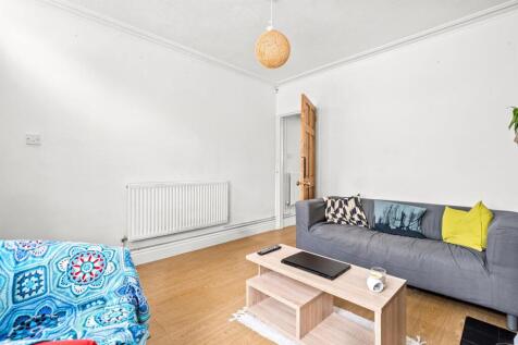 15 Cecil Street Nottingham, NG7 1GZ