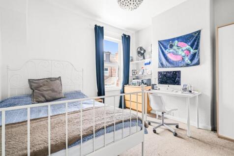 15 Cecil Street Nottingham, NG7 1GZ