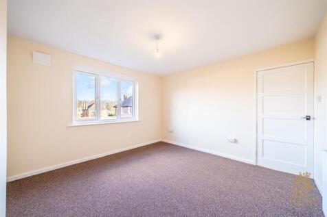 40 Russell Drive Wollaton Nottingham NG8 2BH