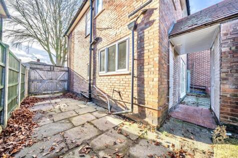 40 Russell Drive Wollaton Nottingham NG8 2BH
