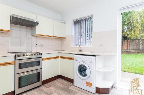 12 Chapman Court (9 of 21).jpg