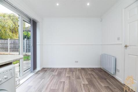 12 Chapman Court (10 of 21).jpg