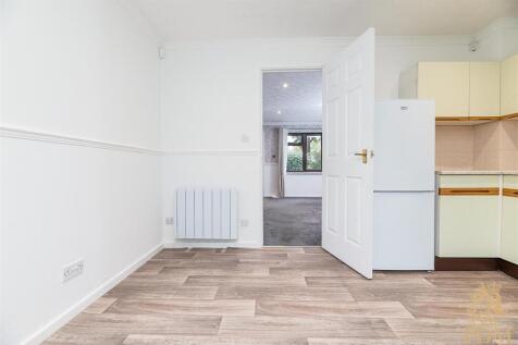 12 Chapman Court (11 of 21).jpg