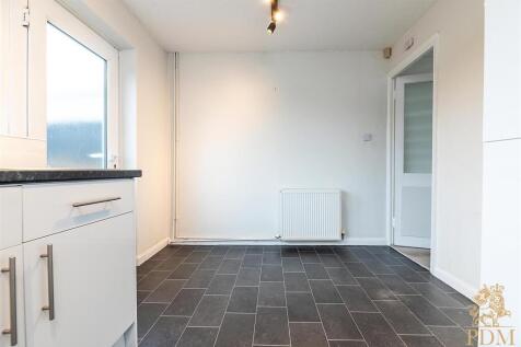 93 Latimer Drive, Bramcote (14 of 23).jpg