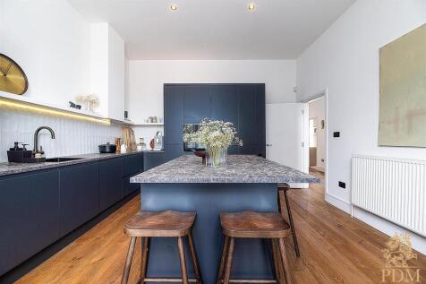 Apt 2, 14 Magdala Rd Mapperley (5 of 34).jpg