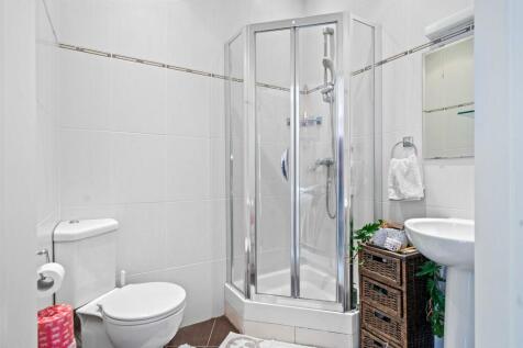Ensuite shower room