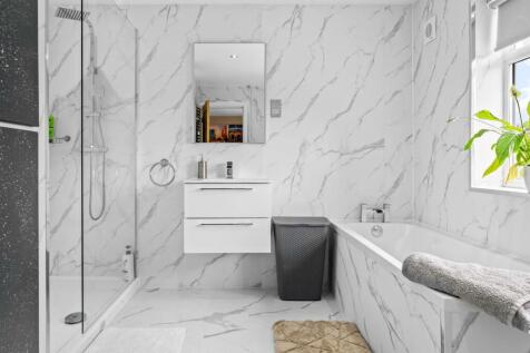 Ensuite bathroom