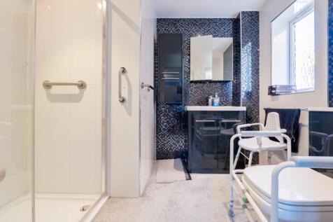 Ensuite shower room