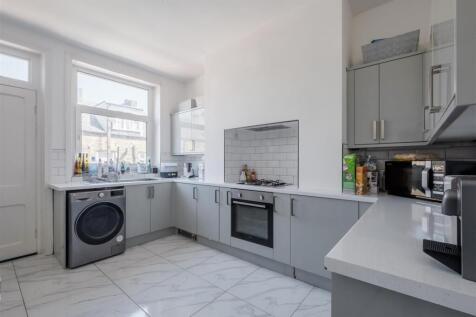 kitchen 3.jpg