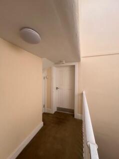 Flat 5 Front door.jpg
