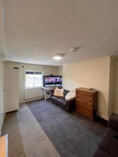 Flat 5 Lounge.jpg