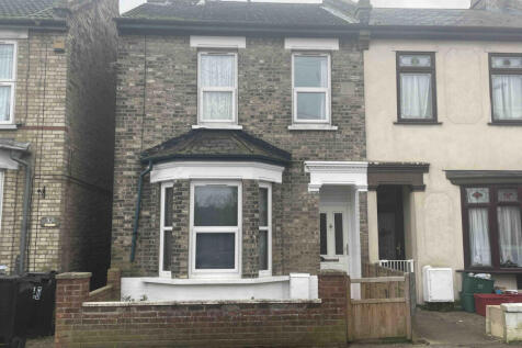 4 Bedroom End Terraced House in Clacton on Sea