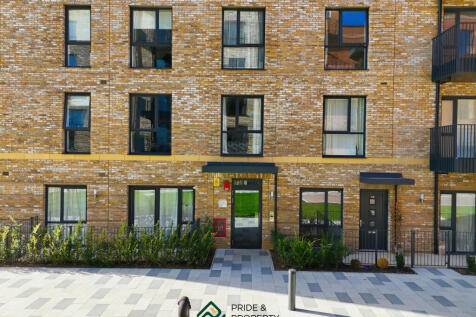 Prime second floor apartment set within stunning 