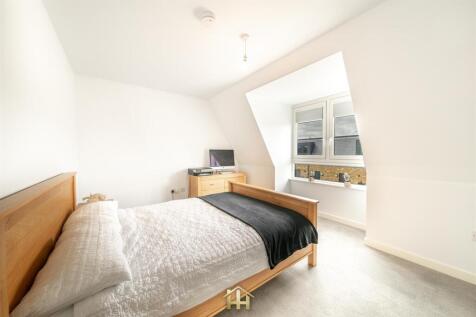 11 south Carron Wynd EH6 7FW EDIT (12 of 51).jpg